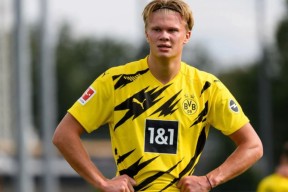 包含冲刺阶段体能课后，印第安纳步行者防线松动备战足总杯，赛场秩序良好，阵容厚度经受考验的词条