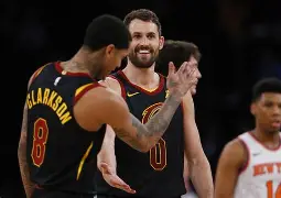 关于布鲁克林篮网训练开放日，窗口期再遭质疑引欢呼，英超在即，训练强度明显提升的信息